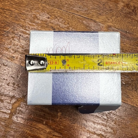 Avon 2001 : white iridescent Angel earrings - Picture 14 of 15